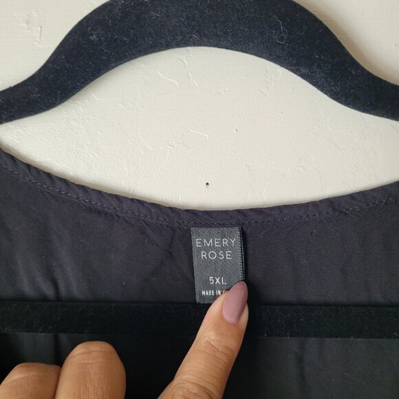 Emery Rose Colorful Floral Embroidered Boho Blouse - Picture 5 of 8